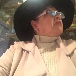 Meet your Posher, Beatriz